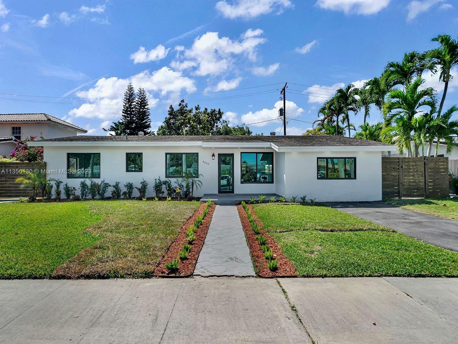 Photo of 9040 SW 48th St in Miami, FL