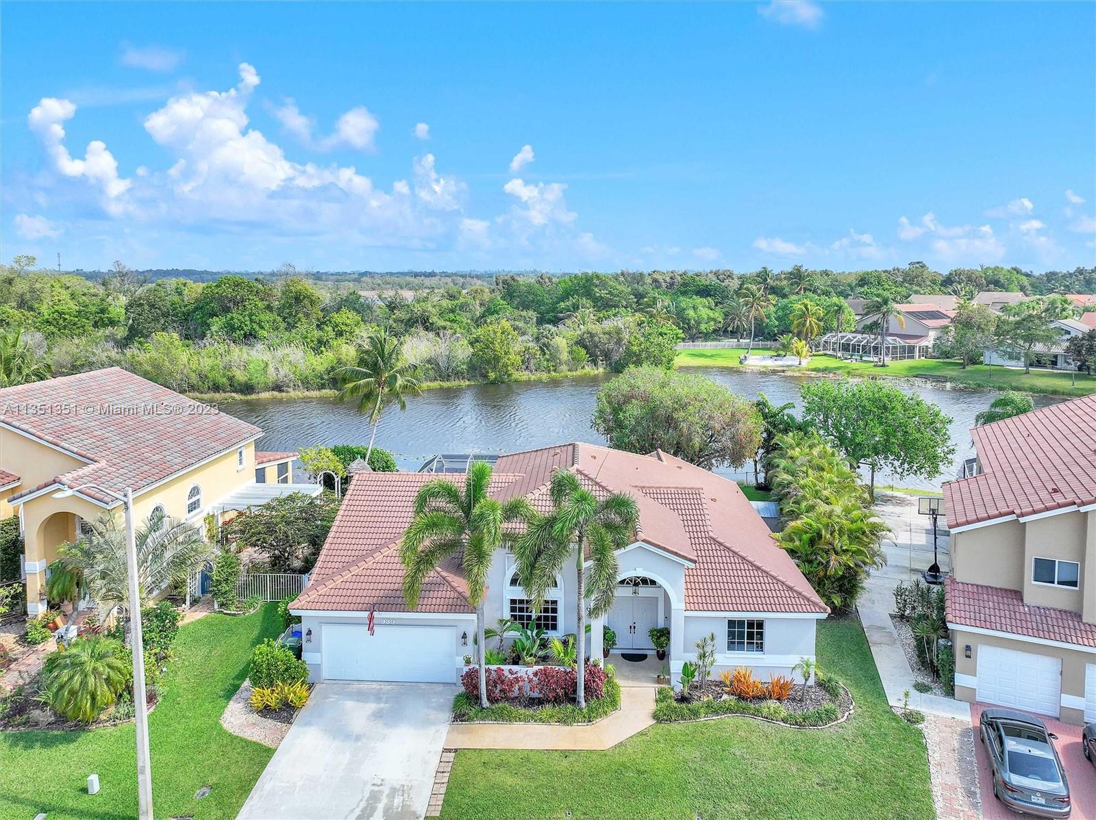 Photo of 939 NW 201st Ave in Pembroke Pines, FL