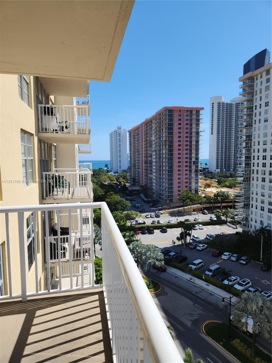 The Best Location in Sunny Isles Beach 2 bedroom 2 bath Unit with Breathtaking Ocean and Intercoasta