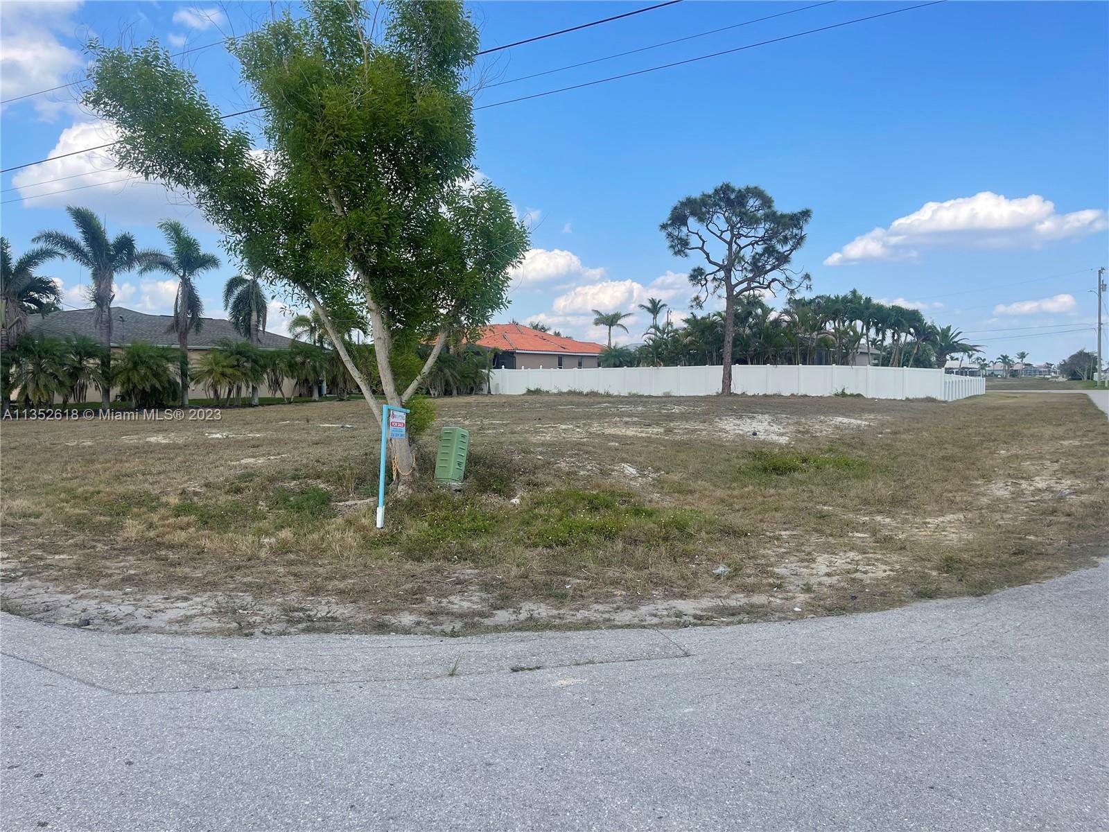 Photo of 2549 SW 15th Pl in Cape Coral, FL