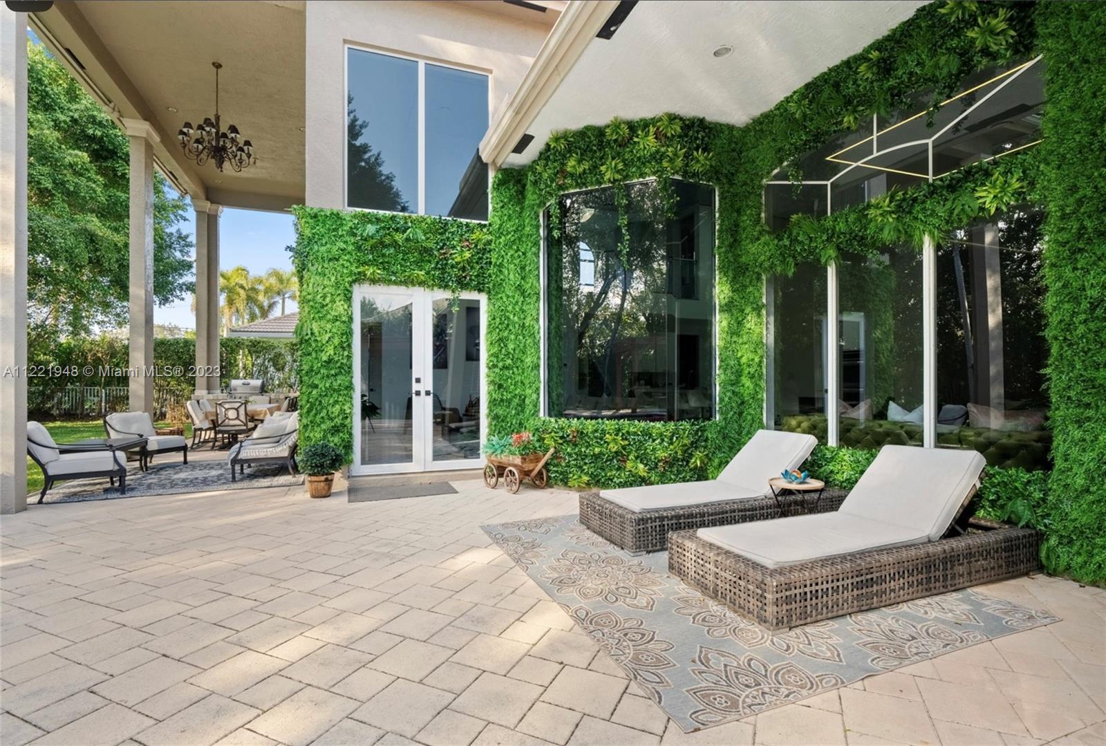 Photo of 11099 Canary Island Ct in Plantation, FL