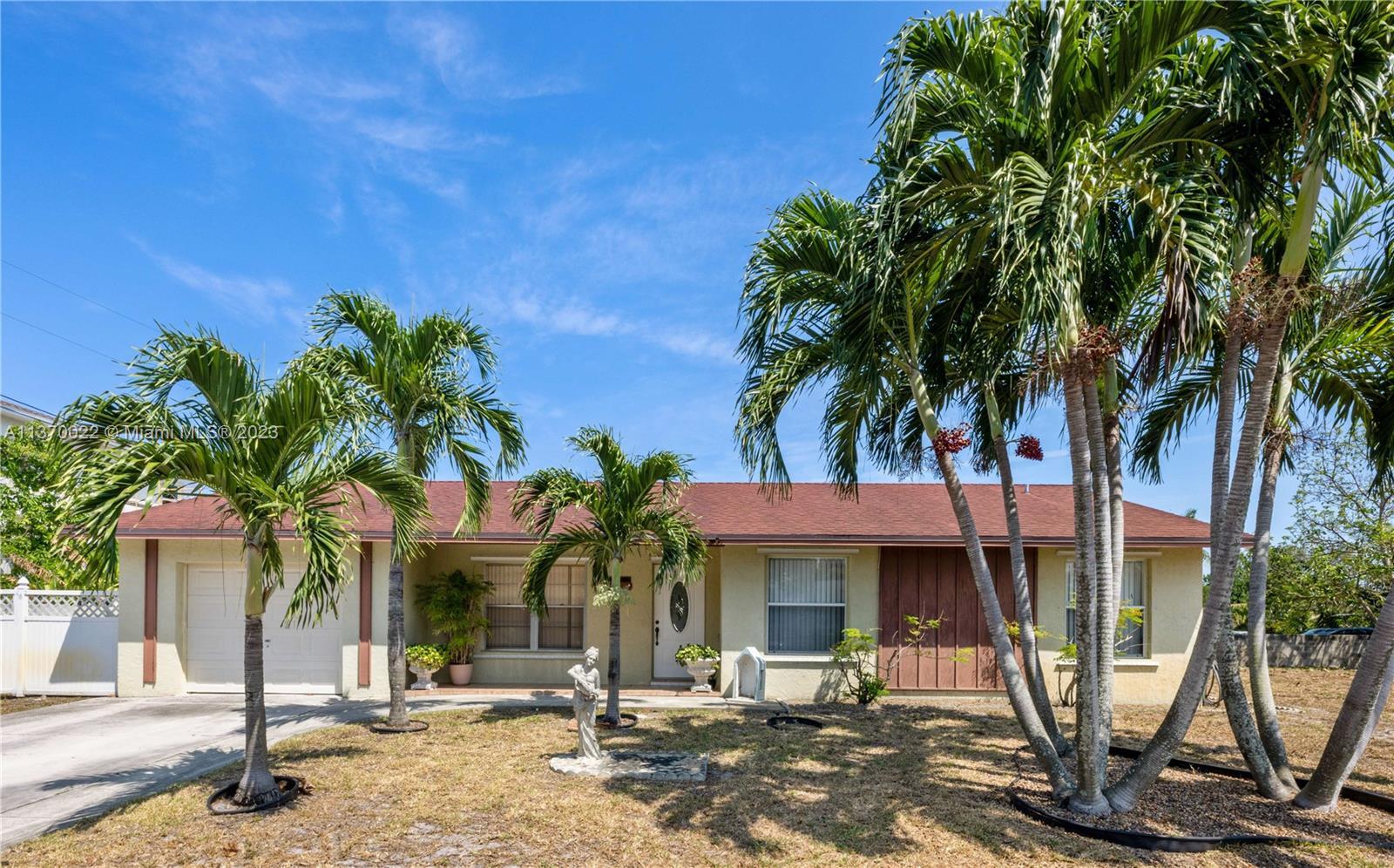 Photo of 822 Prairie Rd in West Palm Beach, FL