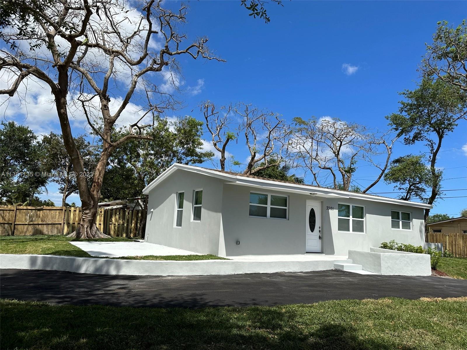 Photo of 3301 N 72nd Wy in Hollywood, FL