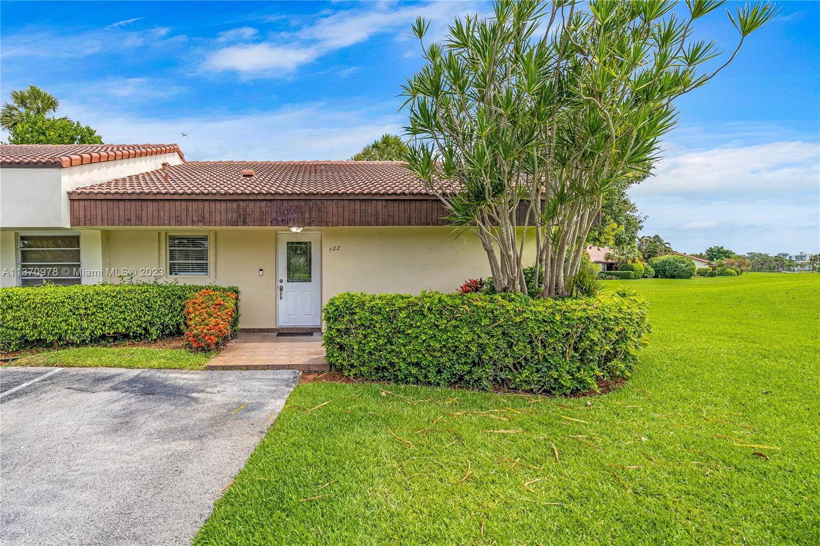 Photo of 6976 Tiburon Cir #122 in Boca Raton, FL