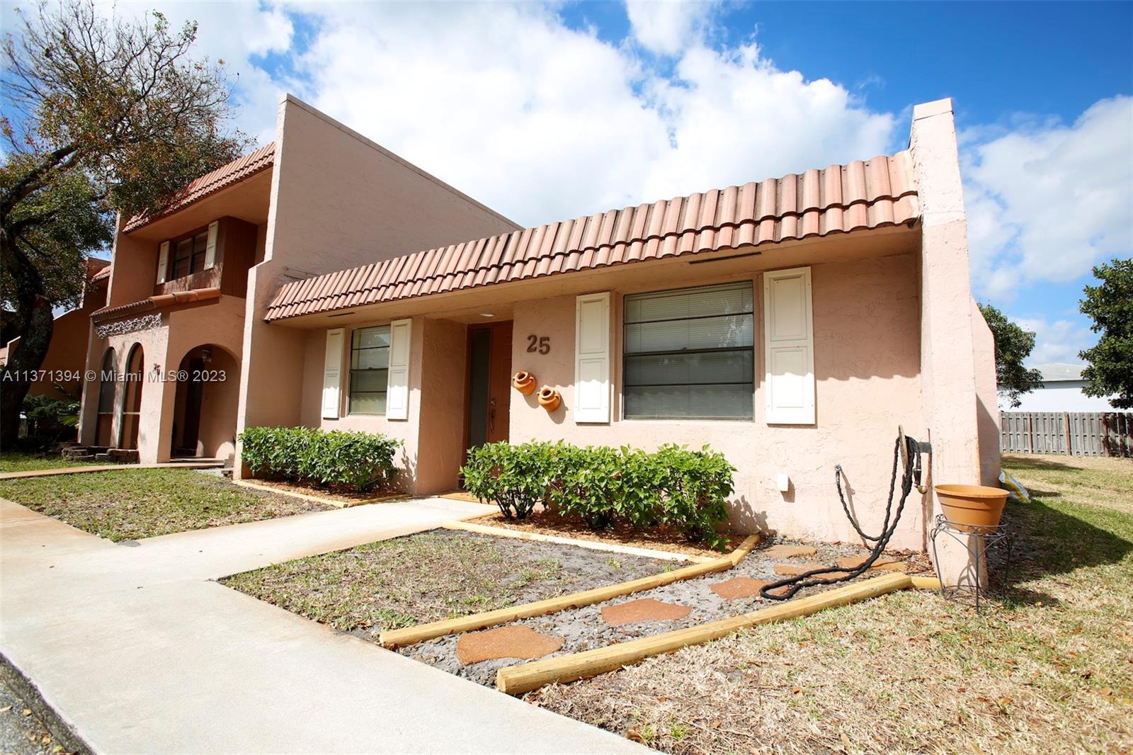 Photo of 25 Seville Cir #4-51 in Davie, FL