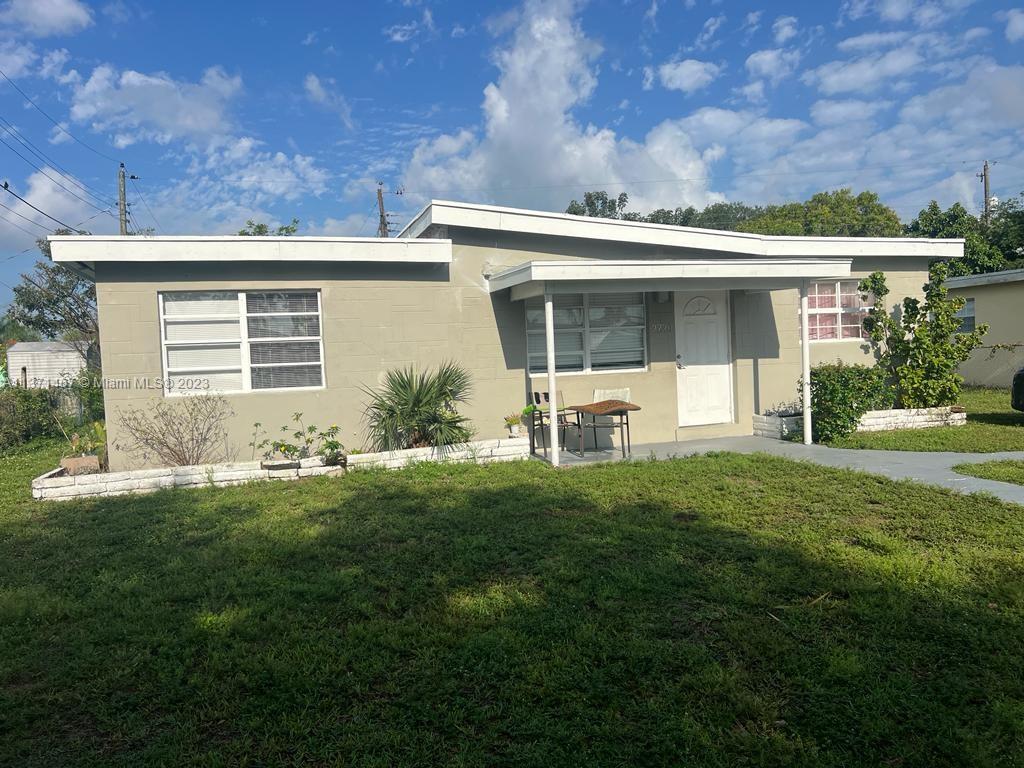Photo of 2720 SW 53rd Ave in West Park, FL