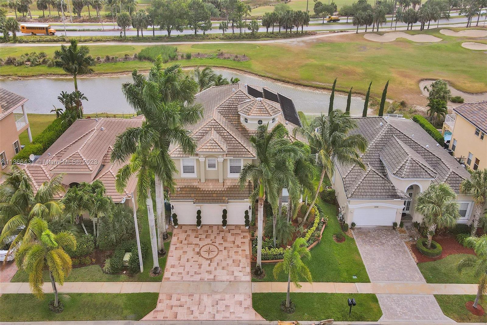 Photo of 2301 Ridgewood Cir in Royal Palm Beach, FL