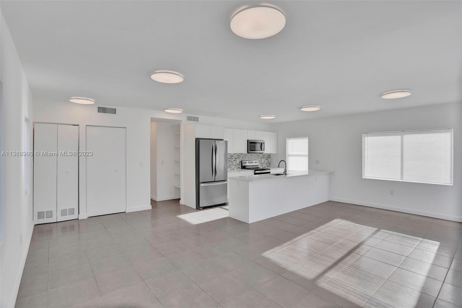 Photo of 737 NW 4th St in Hallandale Beach, FL