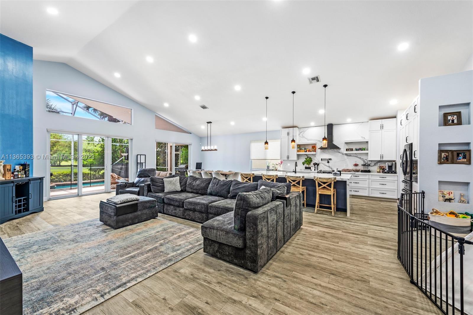 Photo of 1551 Lacosta Dr E in Pembroke Pines, FL