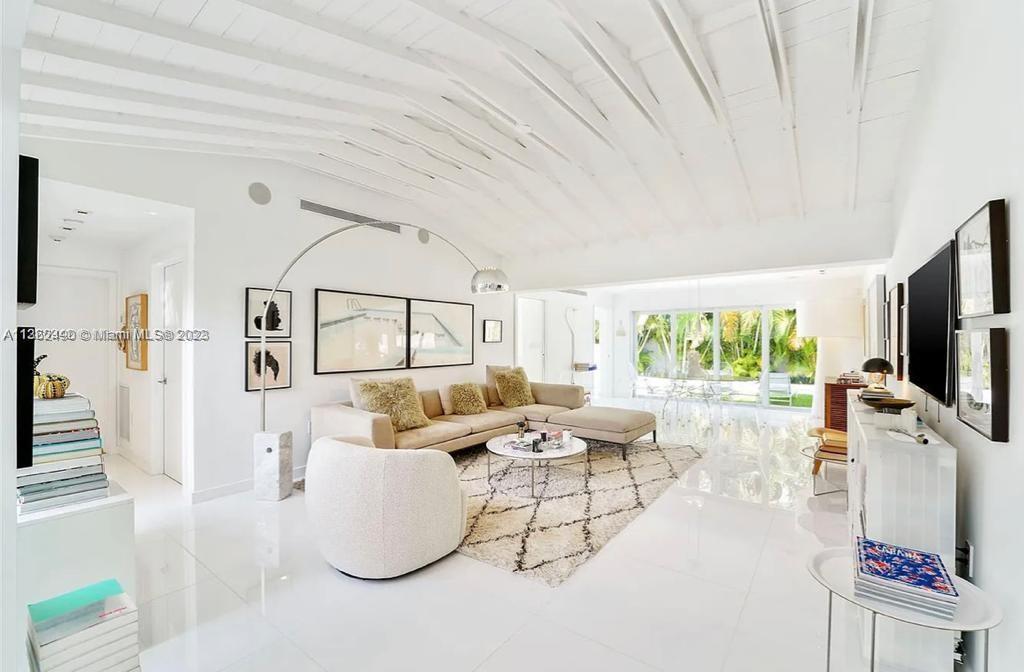 Photo of 475 Woodcrest Rd in Key Biscayne, FL