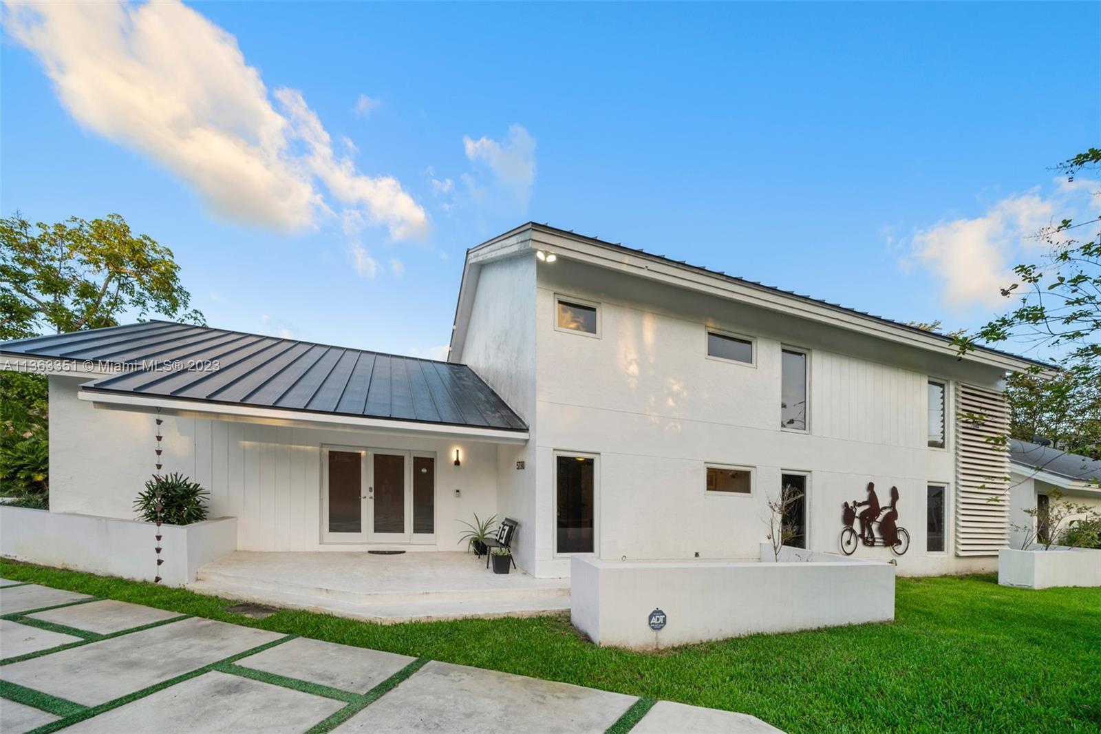 Photo of 5790 SW 84th St in South Miami, FL