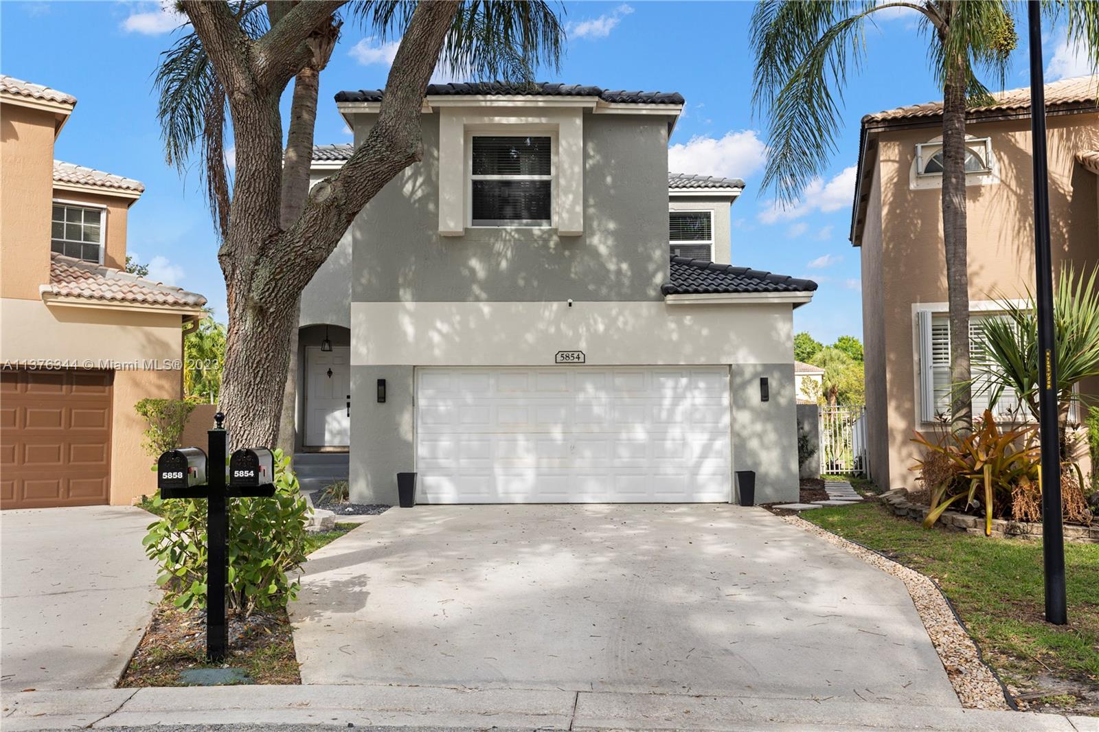 Photo of 5854 Eagle Cay Cir in Coconut Creek, FL