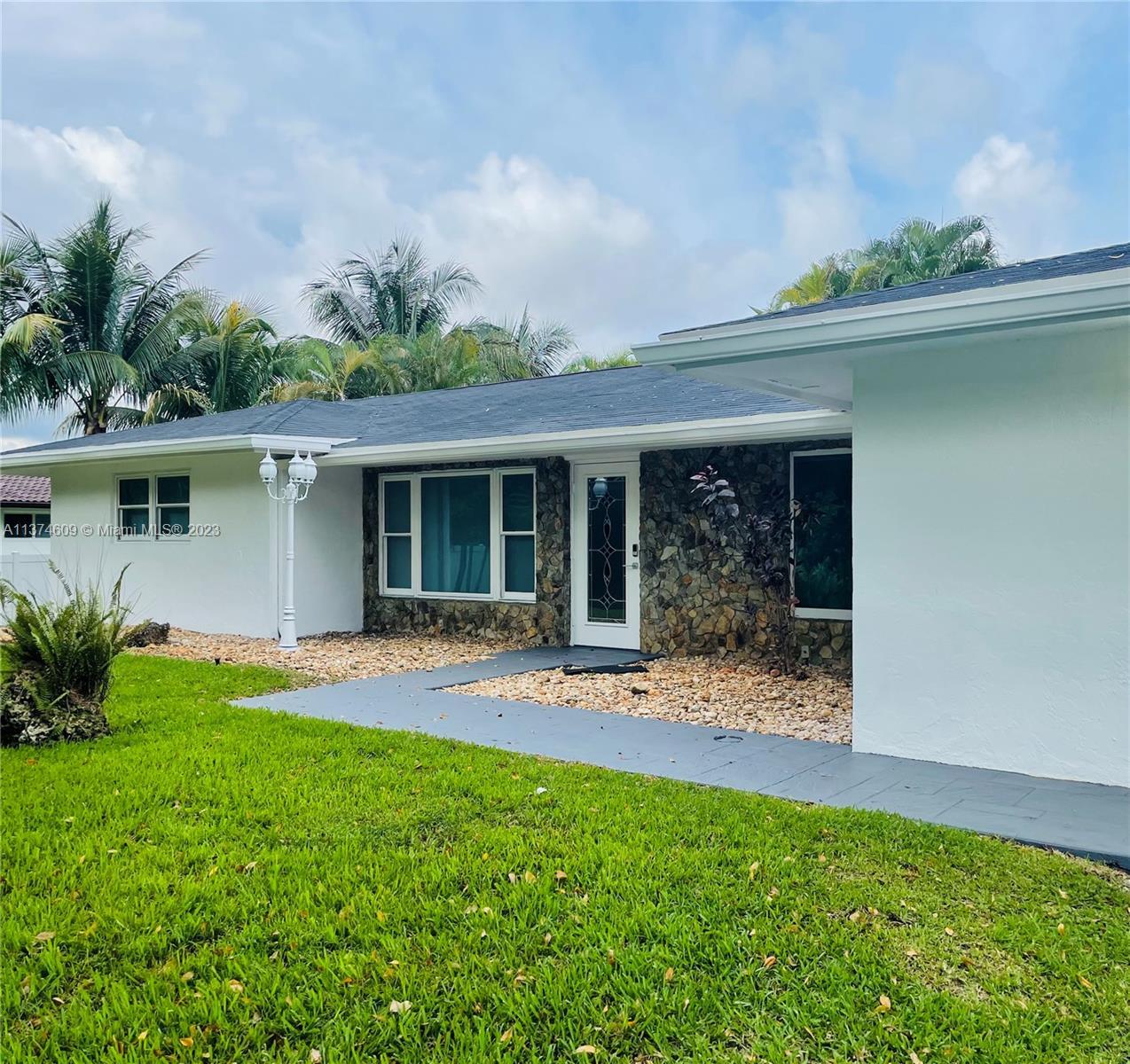Photo of 5785 SW 160th Ave in Southwest Ranches, FL
