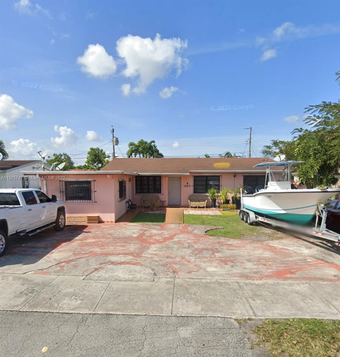 Photo of 10415 SW 6th St in Sweetwater, FL