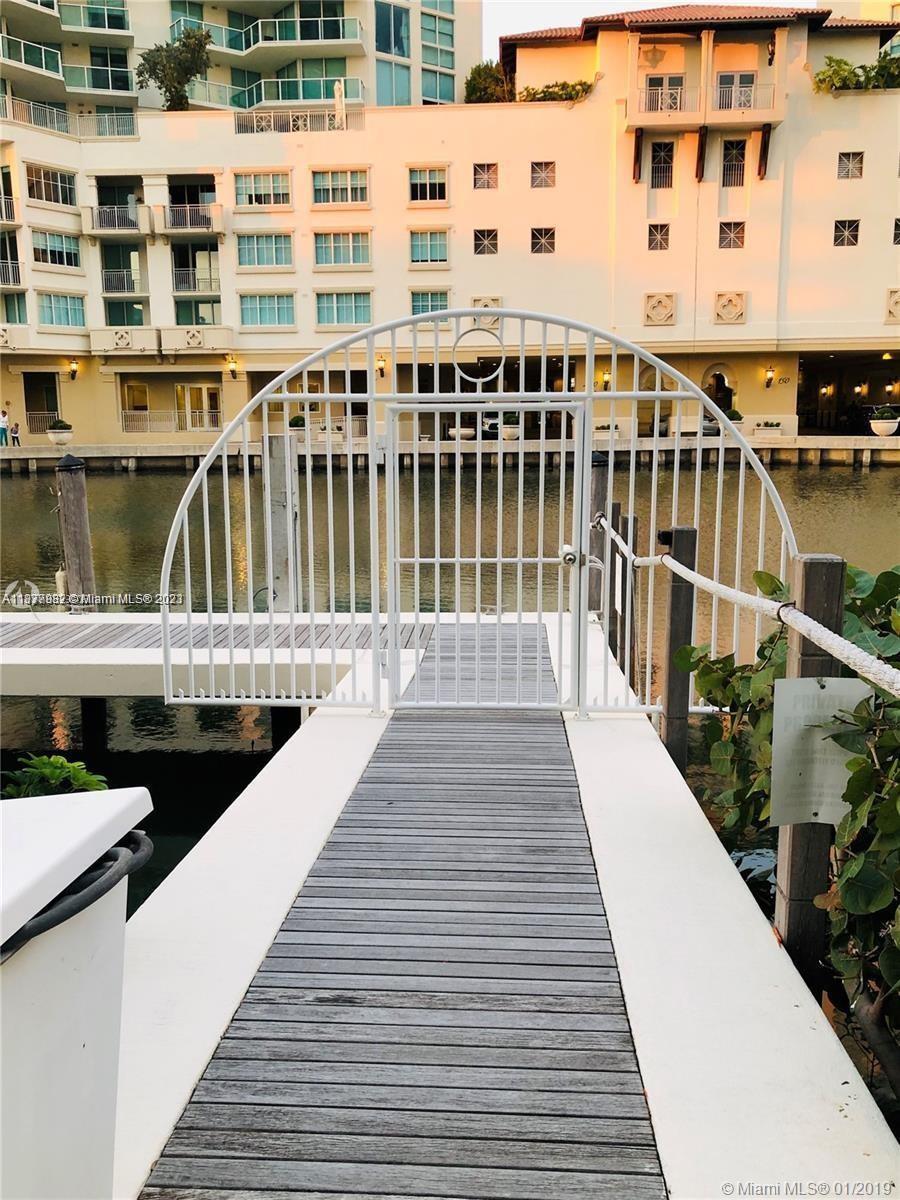 Photo of 16400 Collins Ave Slip S6-30 in Sunny Isles Beach, FL