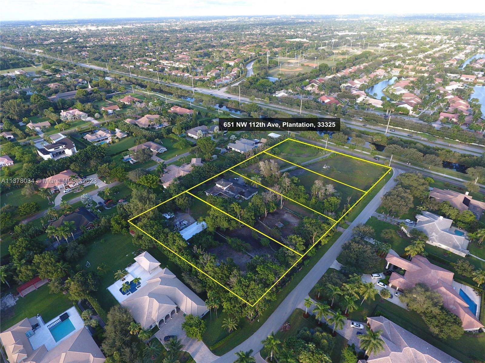 Photo of 651 N Old Hiatus Rd in Plantation, FL