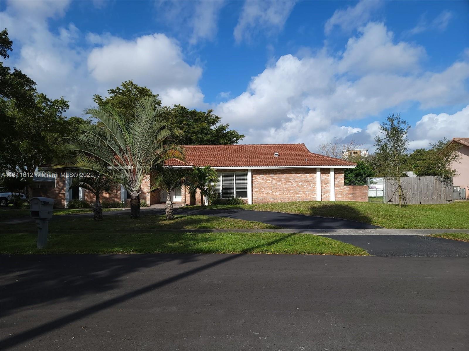 Photo of 1951 SW 75th Ave in Plantation, FL