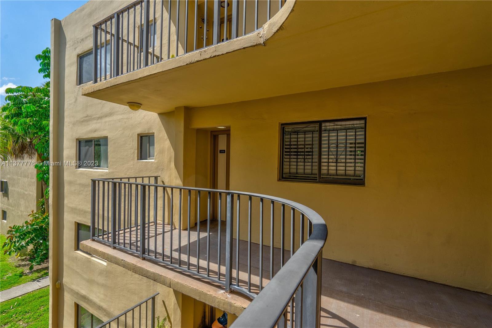 Photo of 8625 NW 8th St #313 in Miami, FL