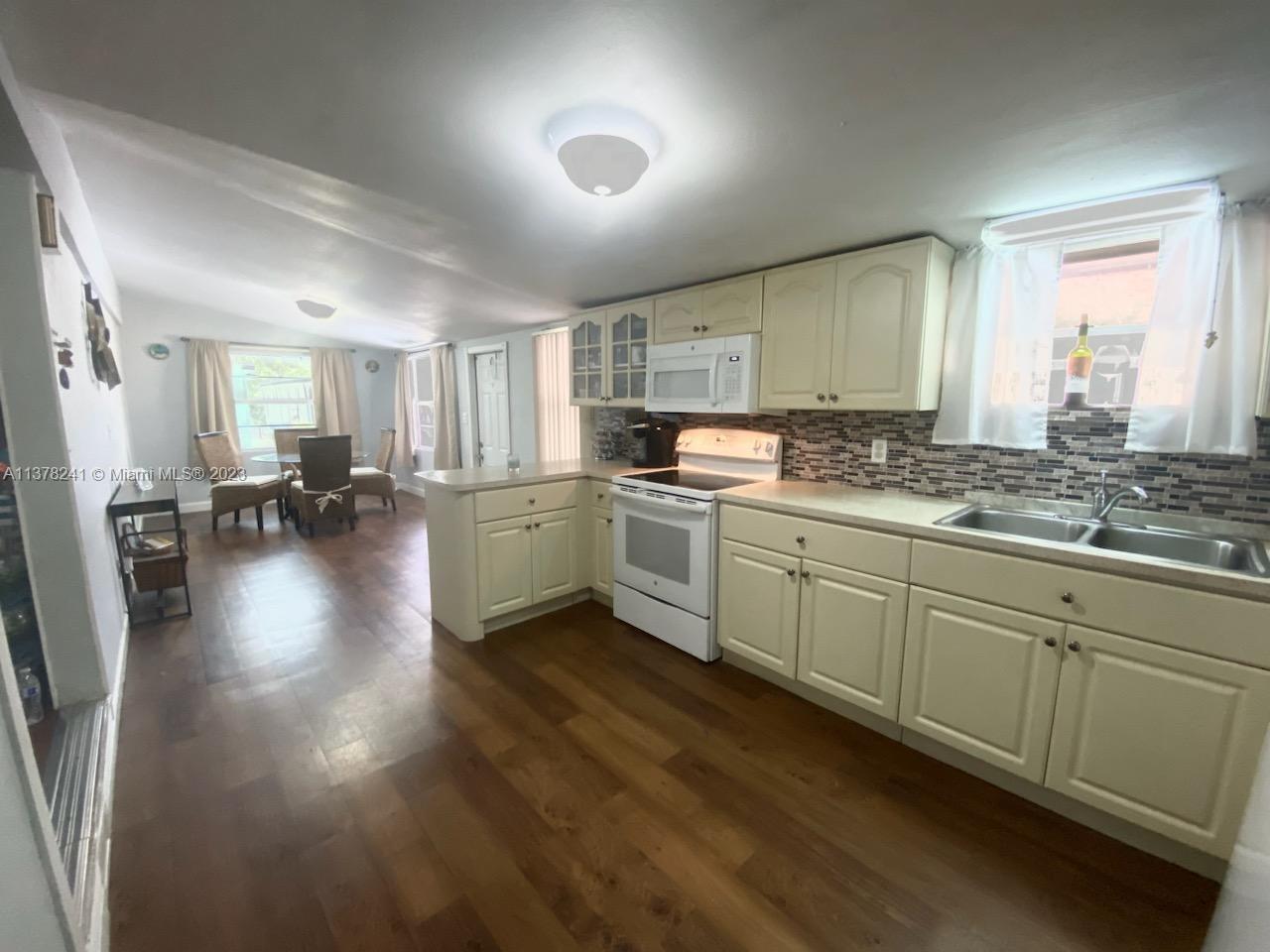 Photo of 11164 NW 3rd St in Sweetwater, FL
