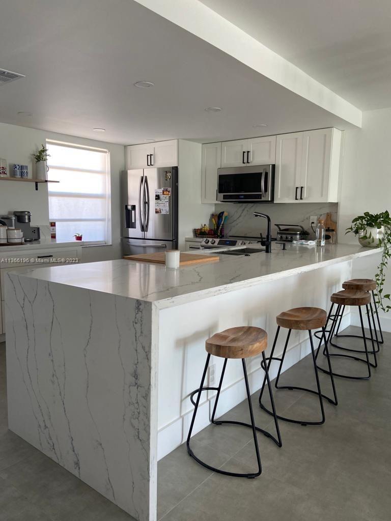 Photo of 401 SE 3rd St #504 in Dania Beach, FL