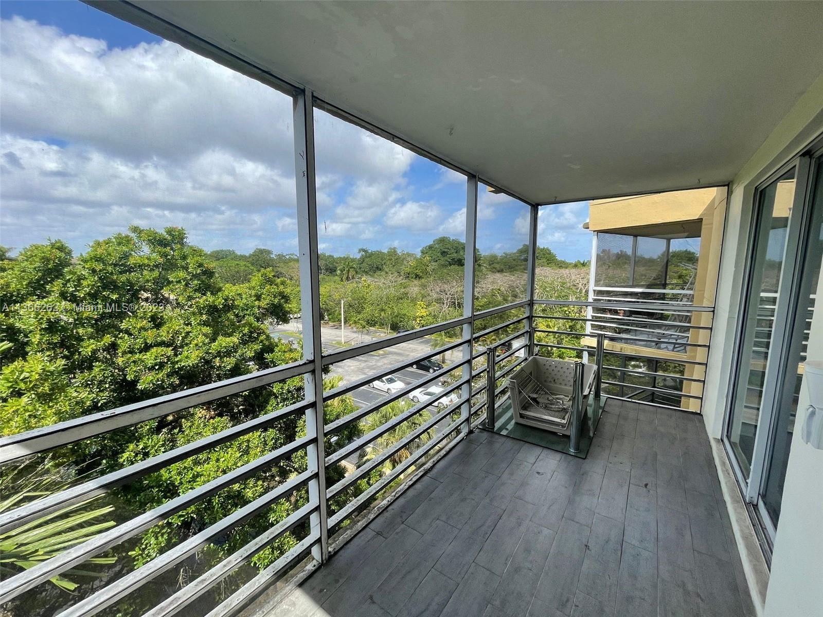 Photo of 4121 Stirling Rd #505 in Dania Beach, FL