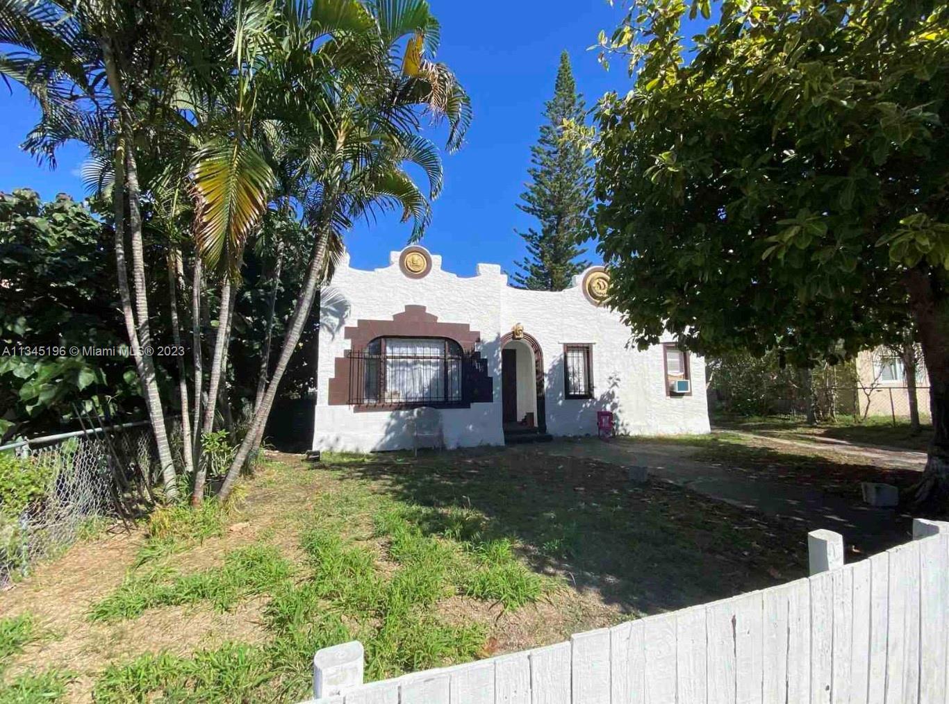Photo of 619 35th St in West Palm Beach, FL