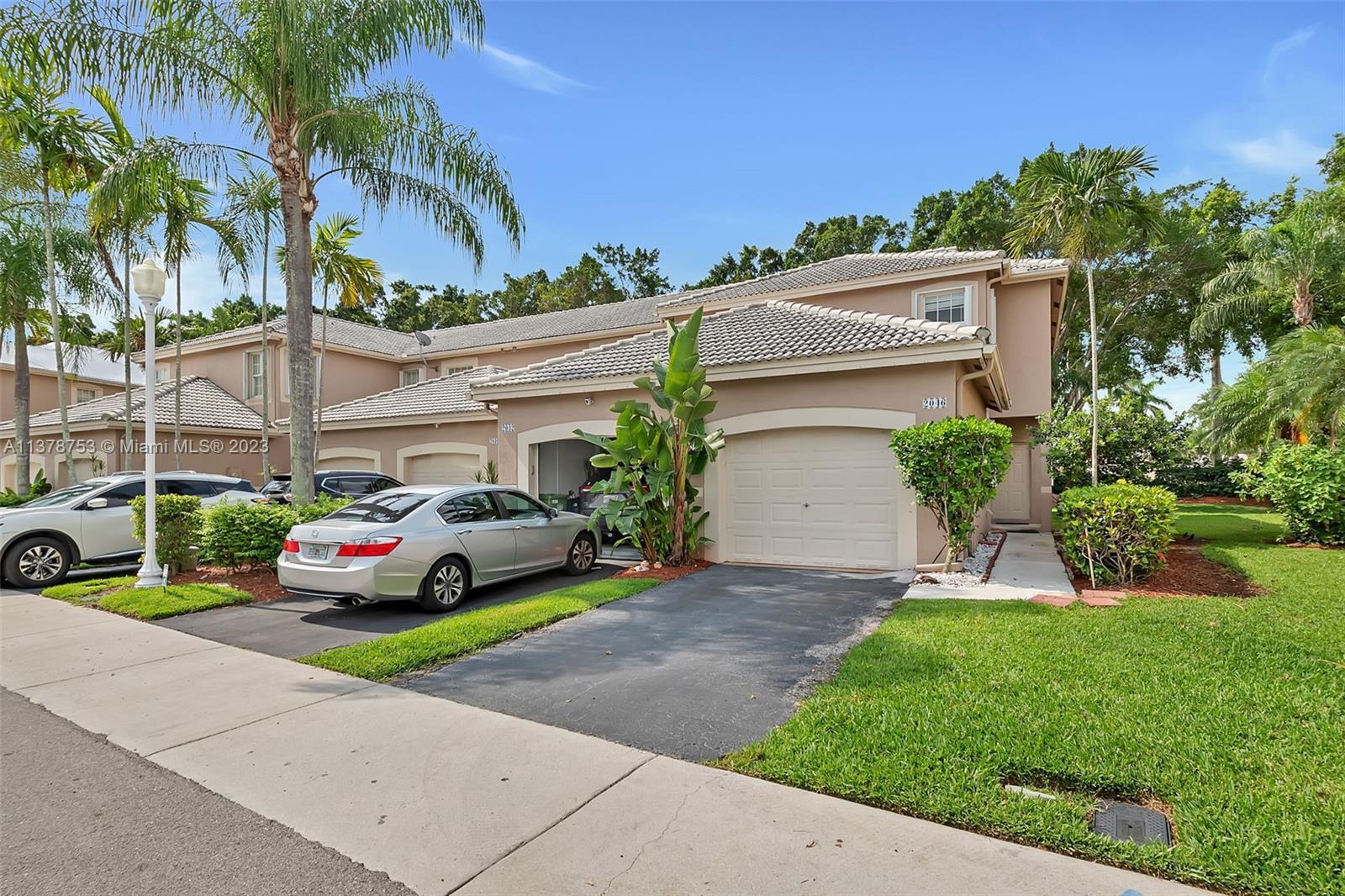 Photo of 2046 Madeira Dr in Weston, FL