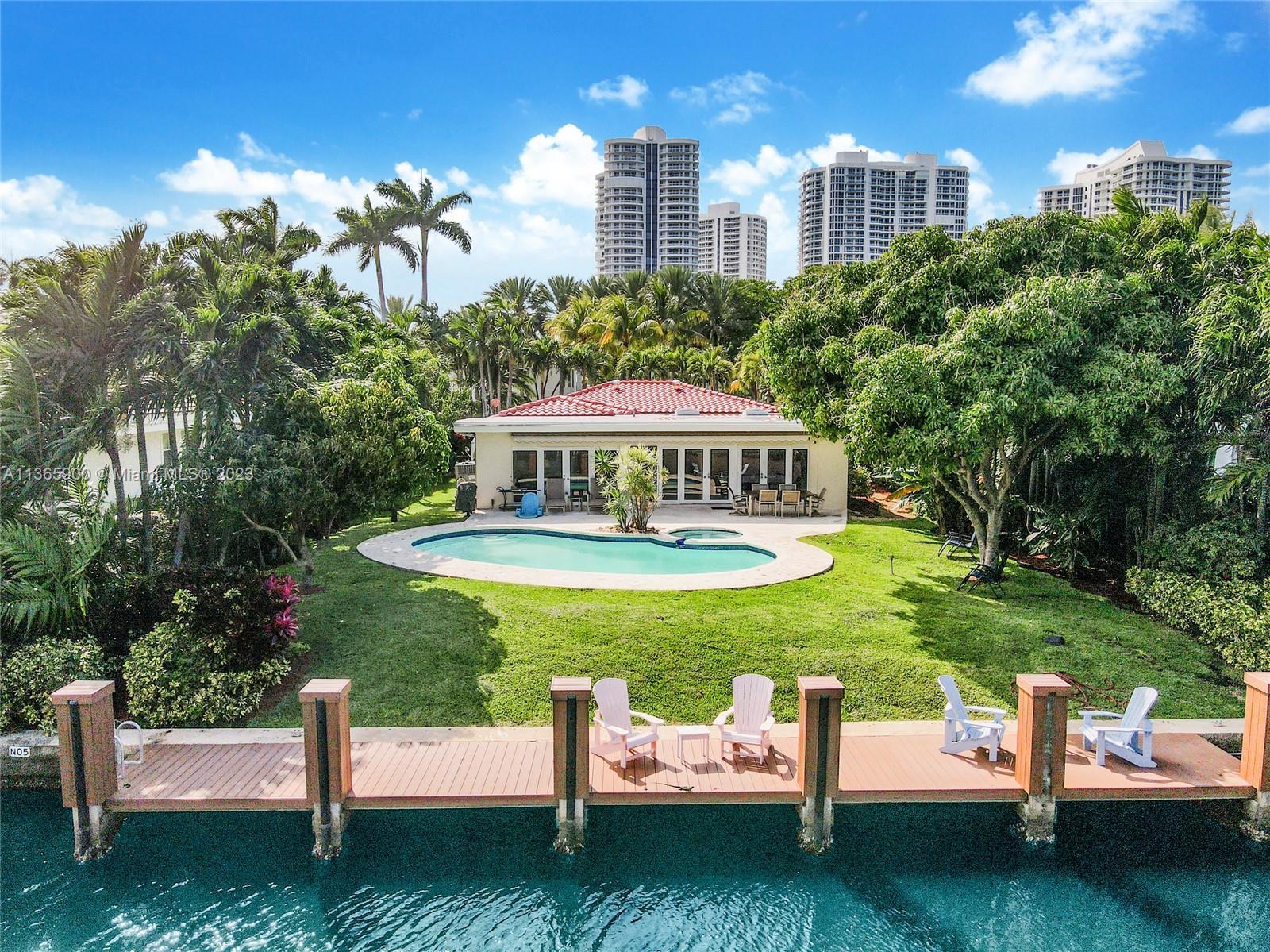 Photo of 532 N Island Dr in Golden Beach, FL