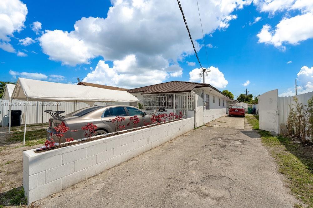 Photo of 3132 NW 27th St in Miami, FL