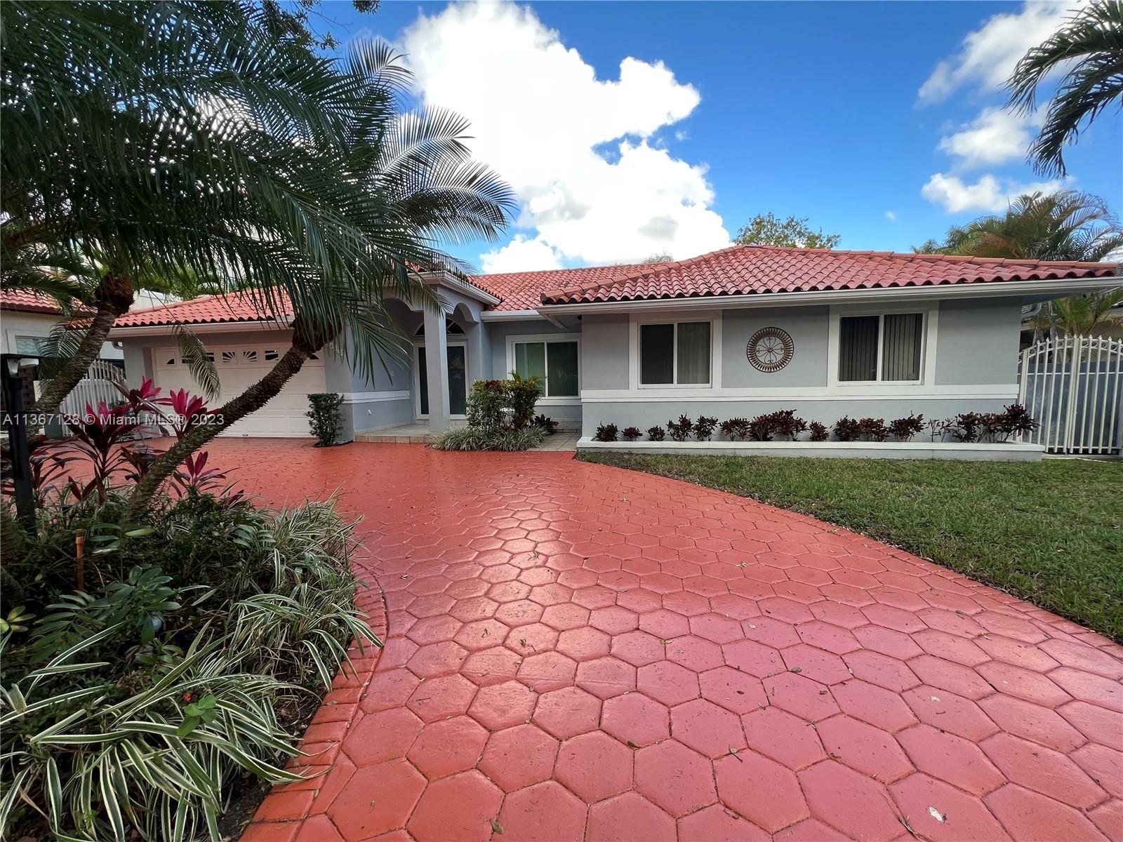 Photo of 16430 NW 82nd Ct in Miami Lakes, FL