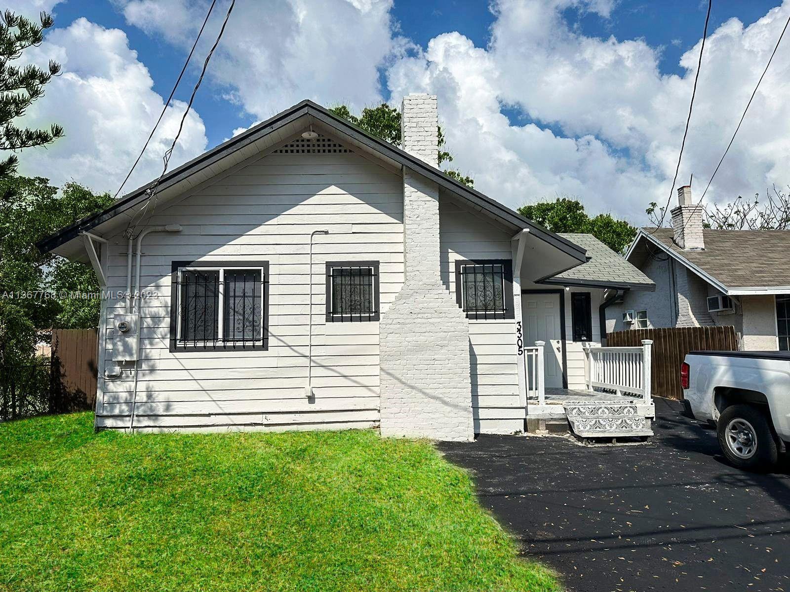 Photo of 3305 Pinewood Ave in West Palm Beach, FL