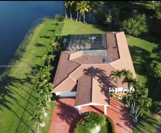Photo of 330 Golfview Dr in Weston, FL