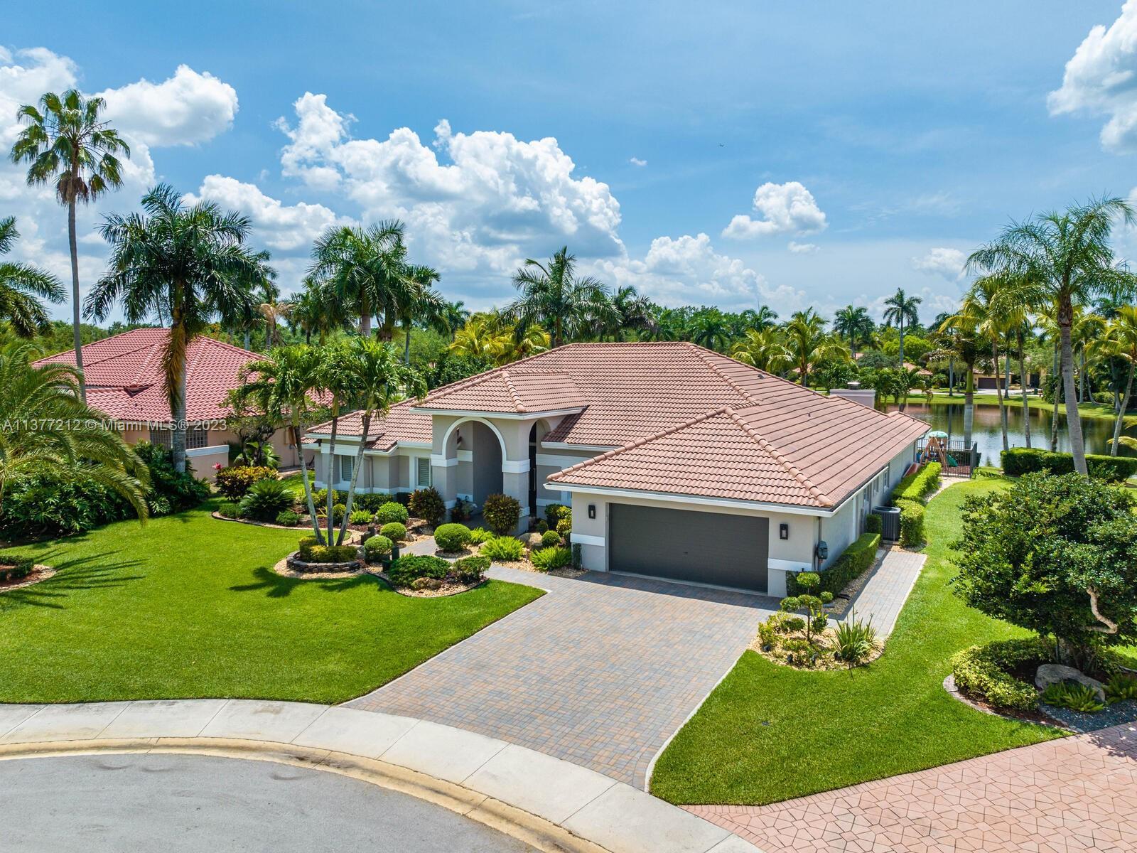 Photo of 1165 Manor Ct in Weston, FL