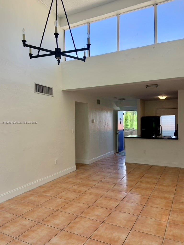 Photo of 1650 S Le Jeune Rd #305 in Coral Gables, FL