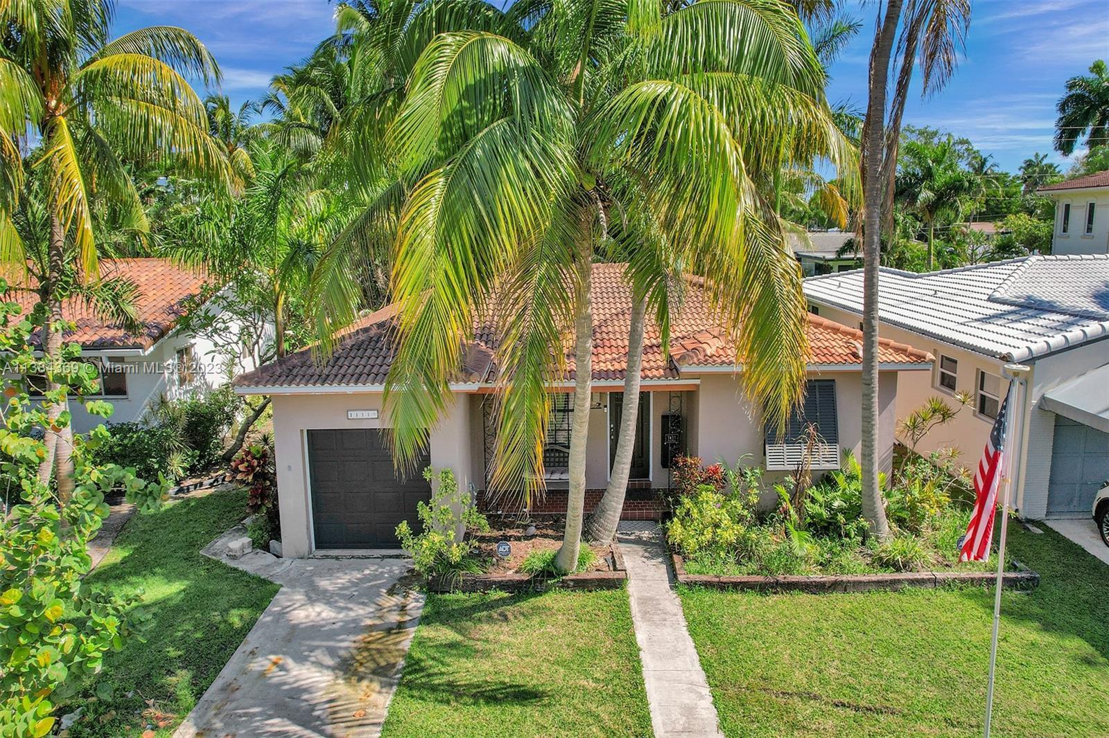 Photo of 1111 Adams St in Hollywood, FL
