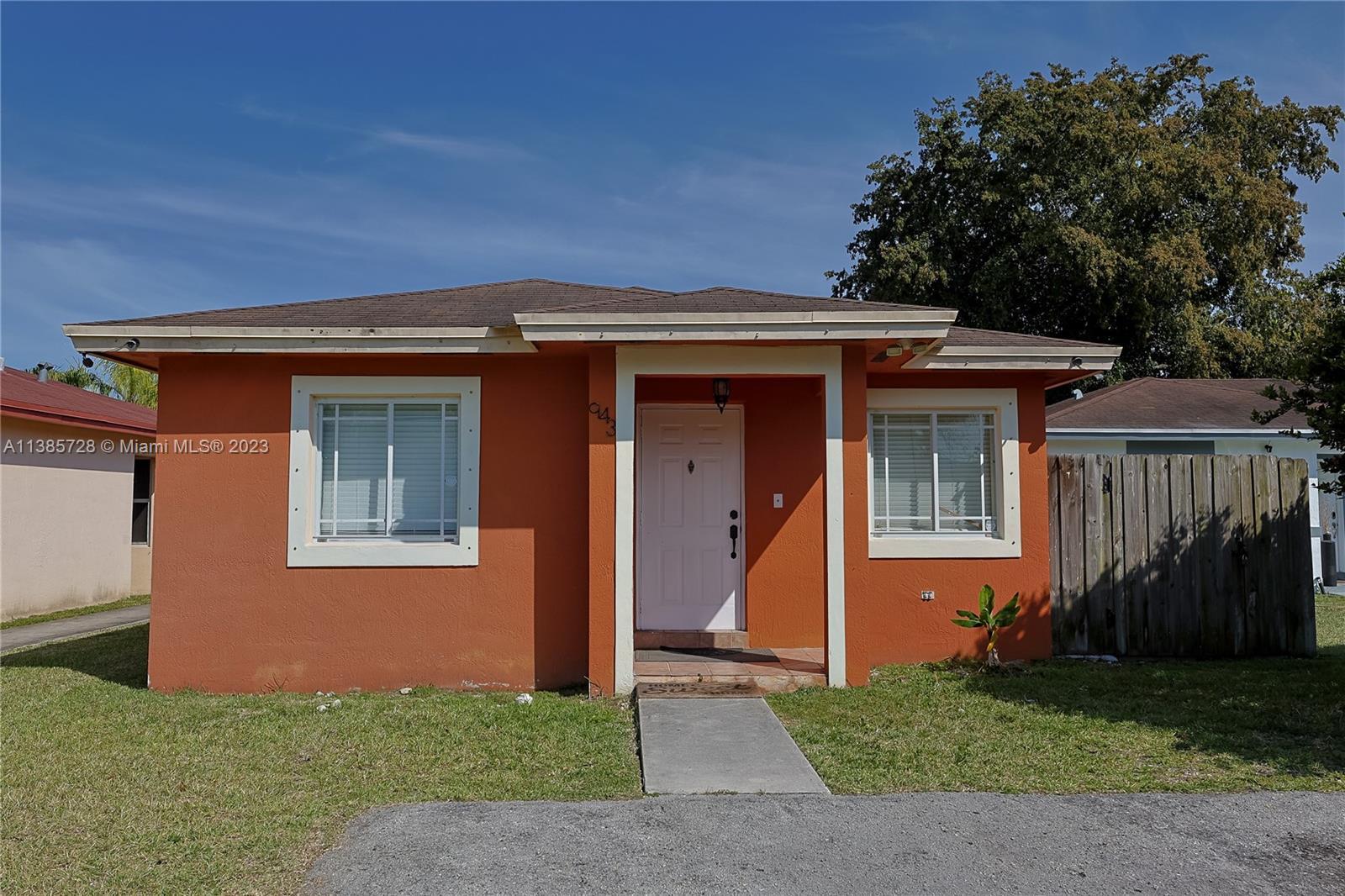 Photo of 943 SW 9th Ct in Florida City, FL
