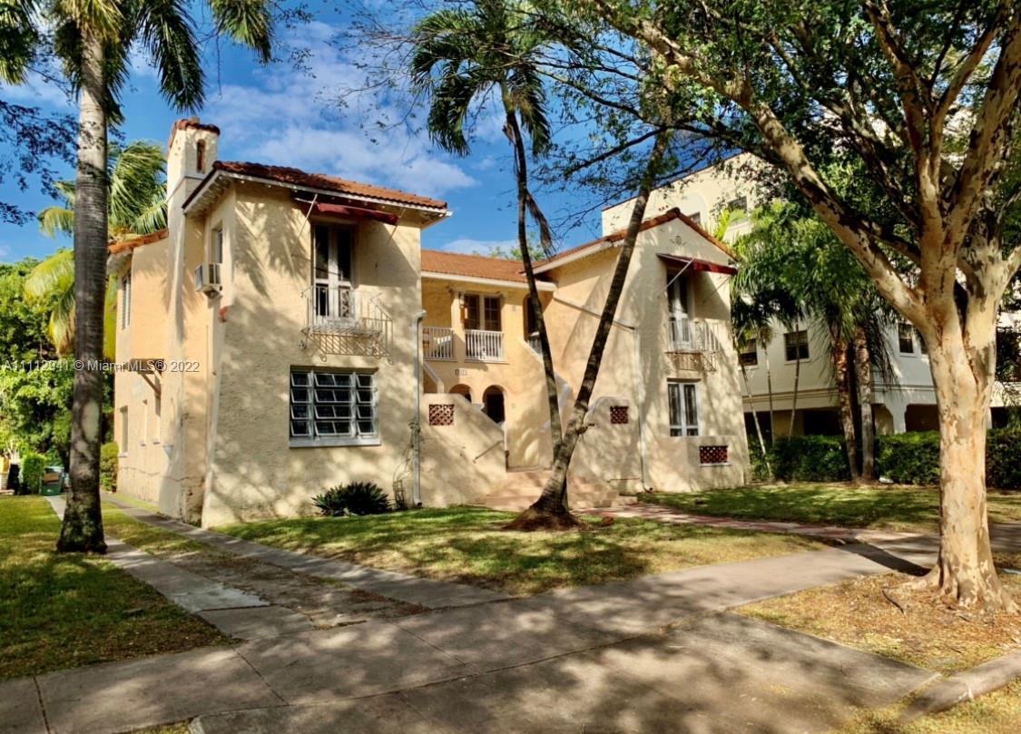 Photo of 902 Salzedo St in Coral Gables, FL