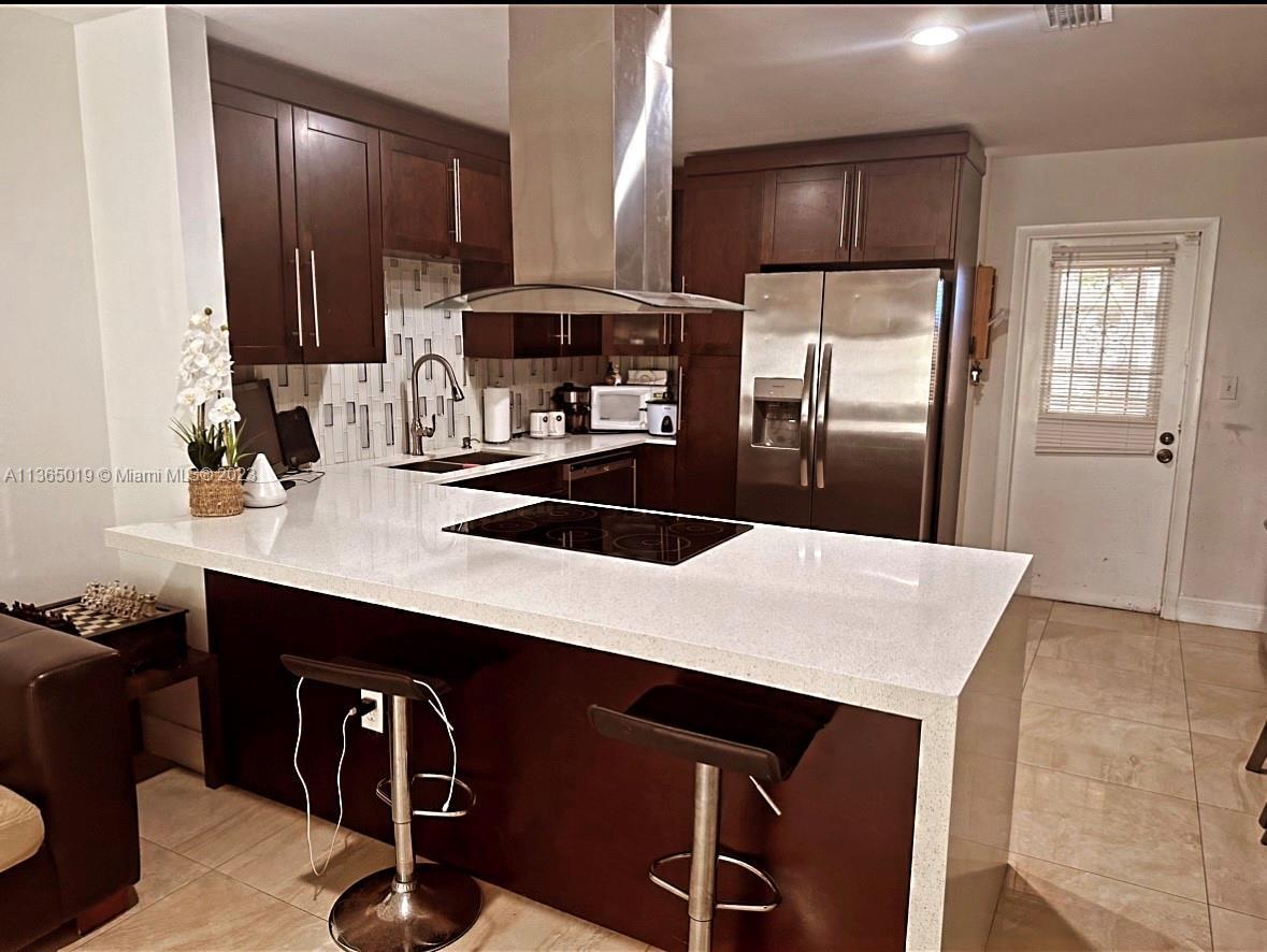 Photo of 4459 NW 185th St in Miami Gardens, FL