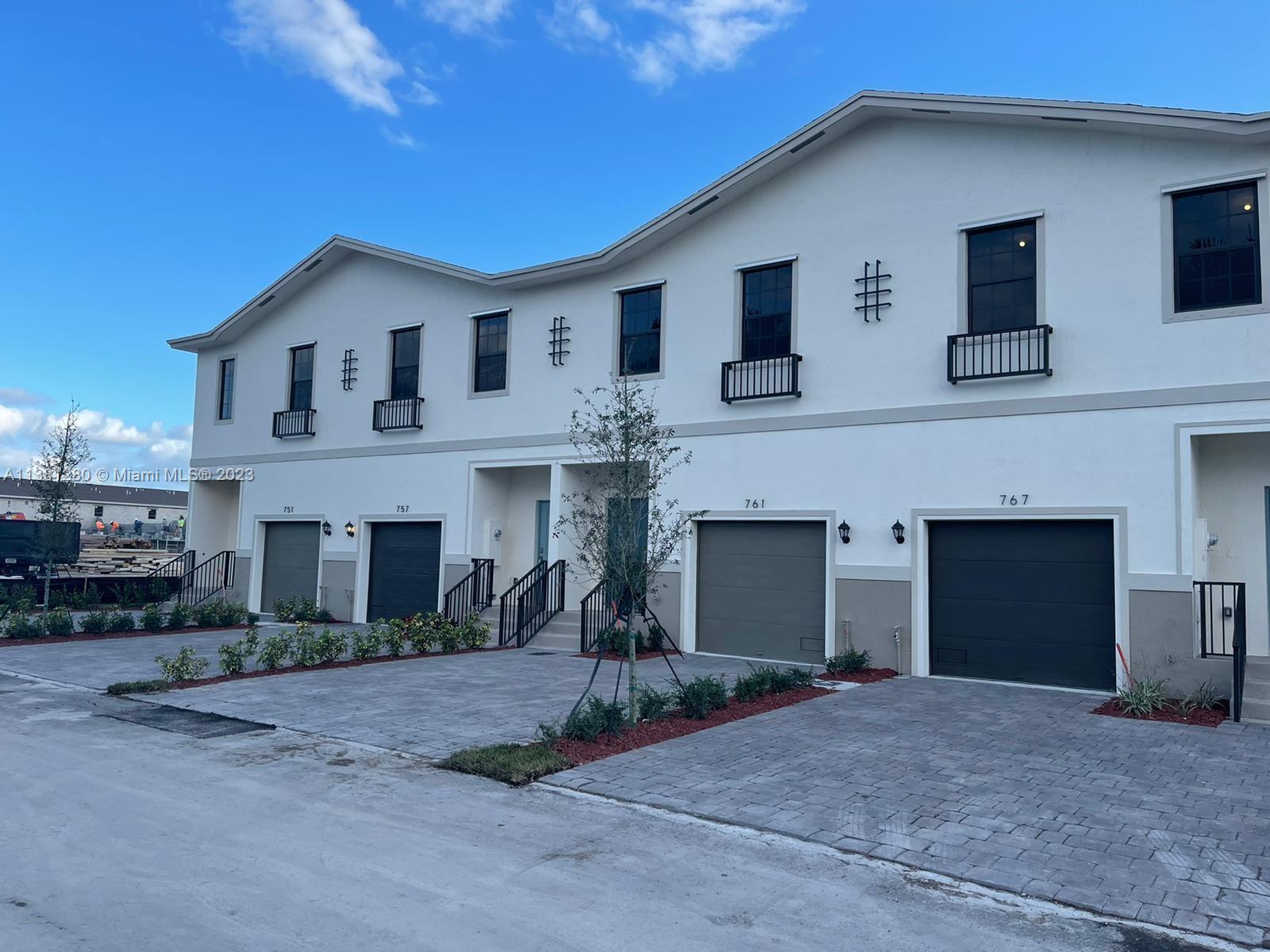 Photo of 730 SW 12th St in Florida City, FL