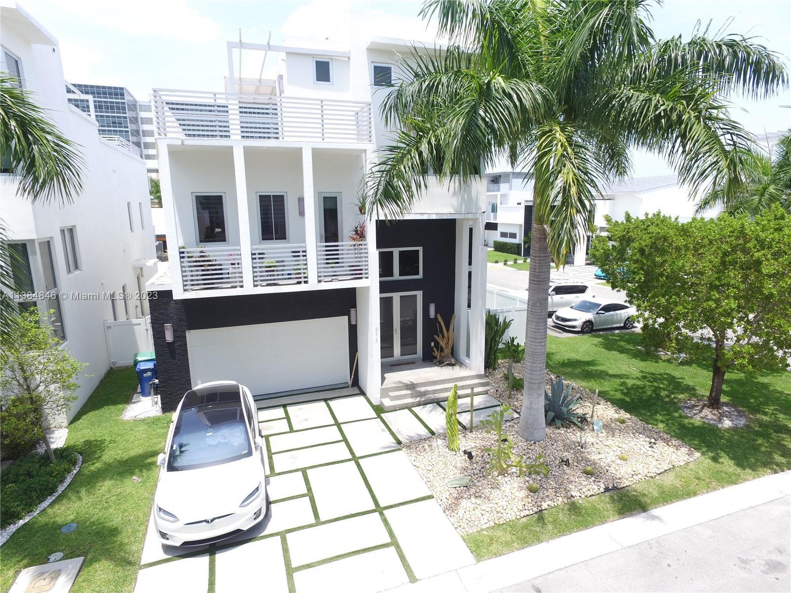 Photo of 8219 NW 34th St in Doral, FL