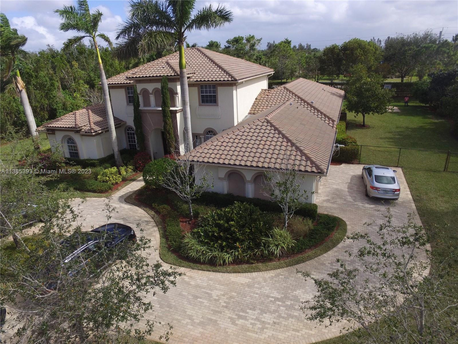 Photo of 2750 E Jockey Cir E in Davie, FL