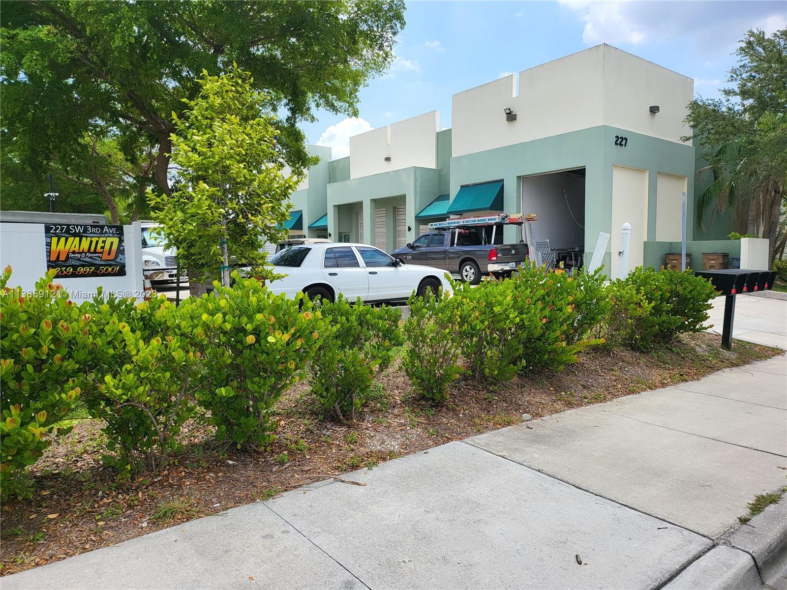 Photo of 227 SW 3 Ave in Cape Coral, FL