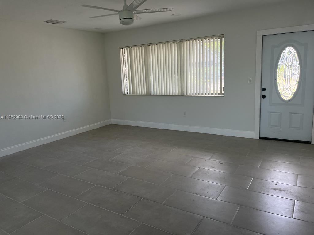 Photo of 7401 Meridian St in Miramar, FL