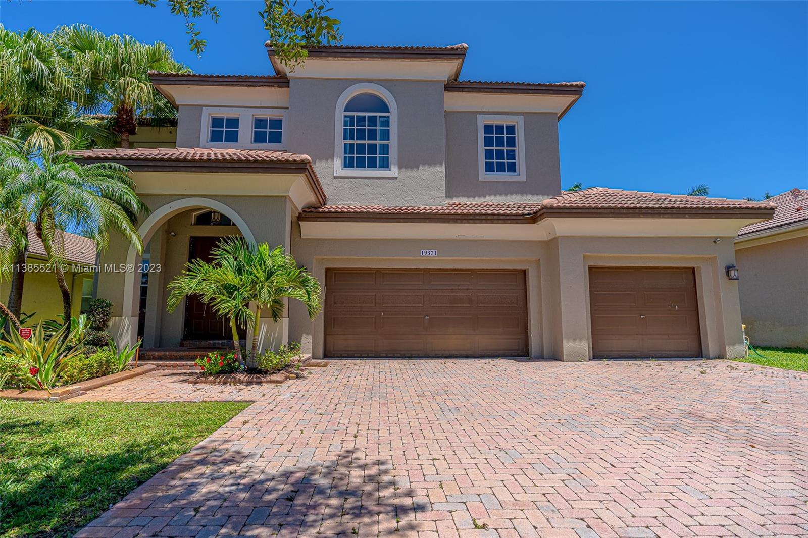 Photo of 19371 SW 30th St in Miramar, FL