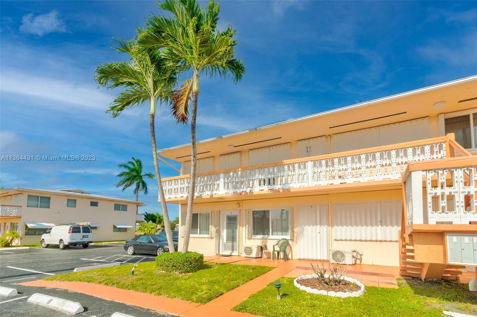 Photo of 1015 SW 11th Ave #10K in Hallandale Beach, FL