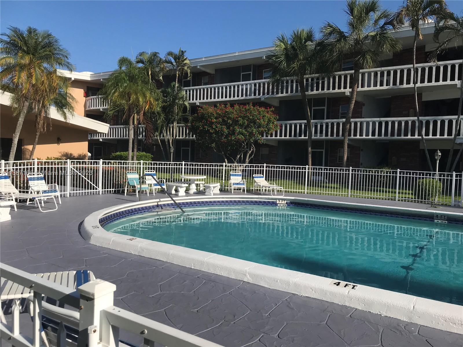Photo of 201 NE 14th Ave #1C in Hallandale Beach, FL