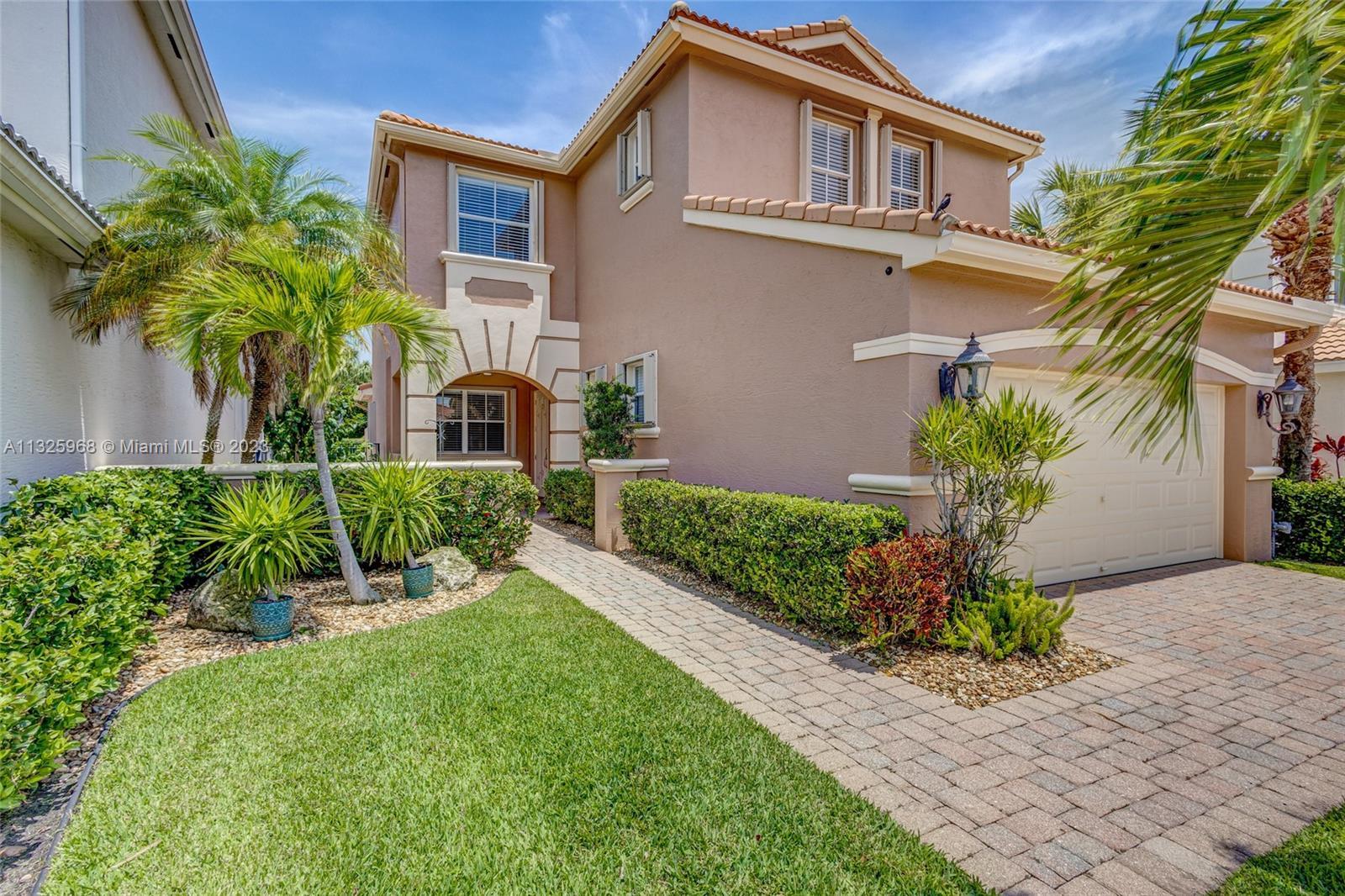 Photo of 205 Isle Verde Wy in Palm Beach Gardens, FL