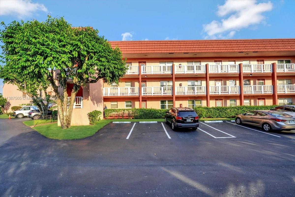 Photo of 9420 Sunrise Lakes Blvd #202 in Sunrise, FL