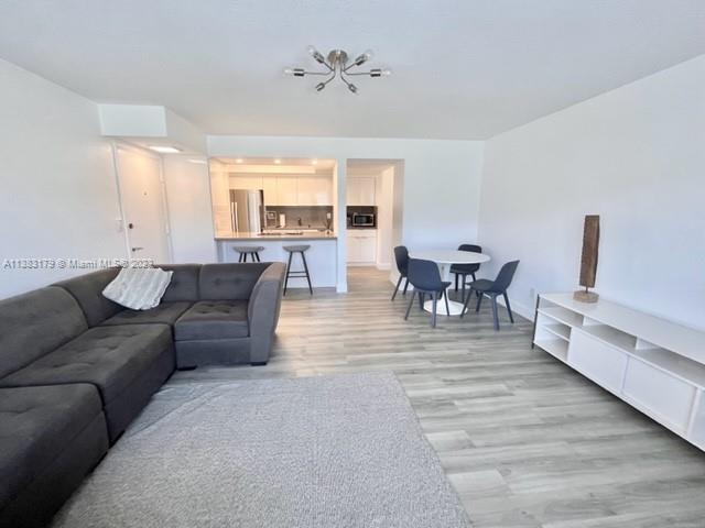 Photo of 195 Sunrise Dr #9 in Key Biscayne, FL