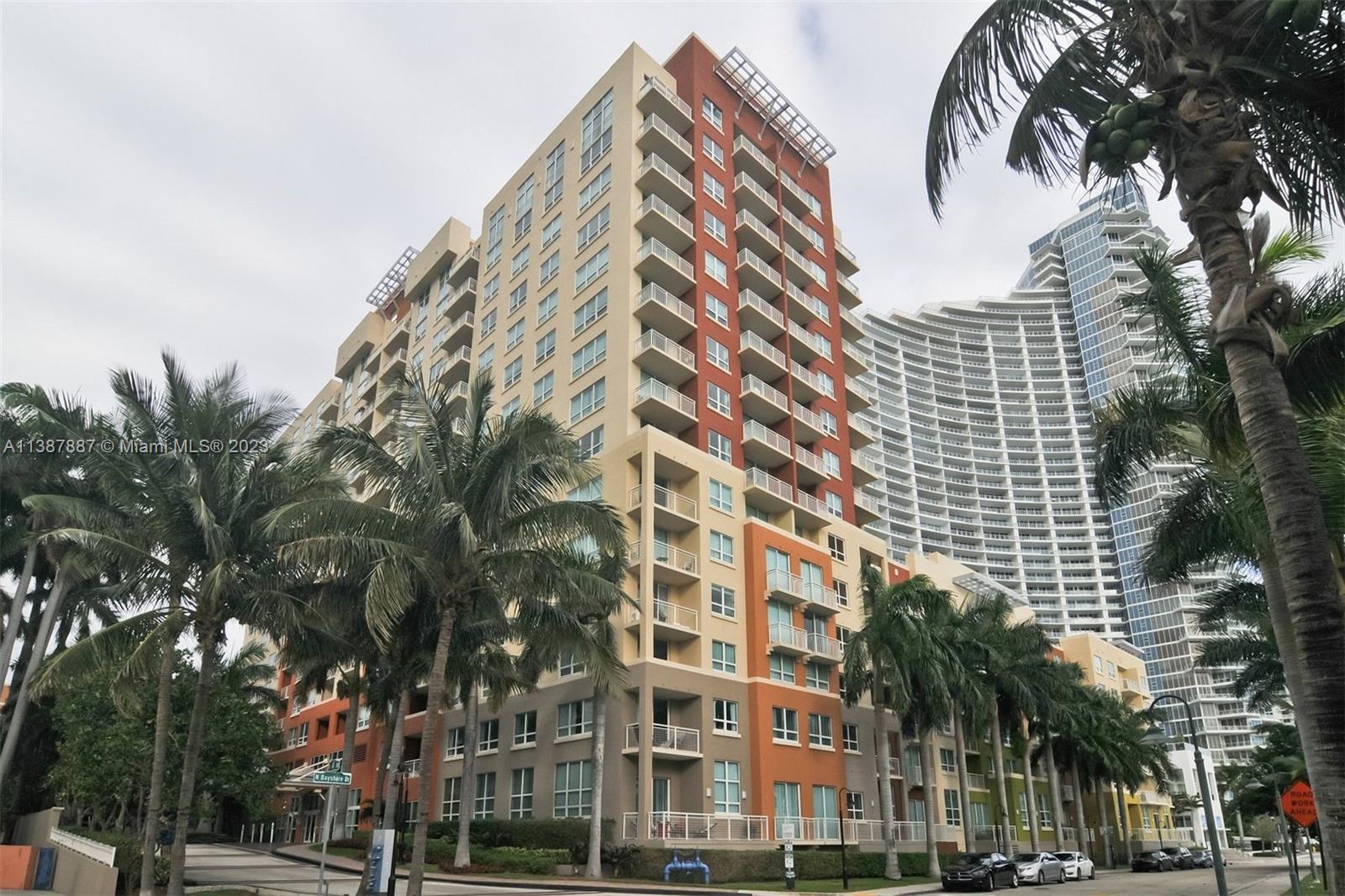 Photo of 2000 N Bayshore Dr #1009 in Miami, FL